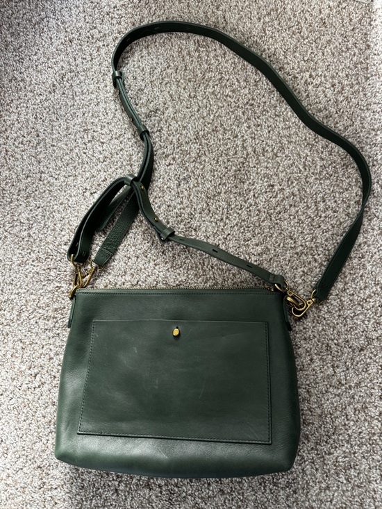 The Transport Shoulder Crossbody Bag - Picture 4 of 10